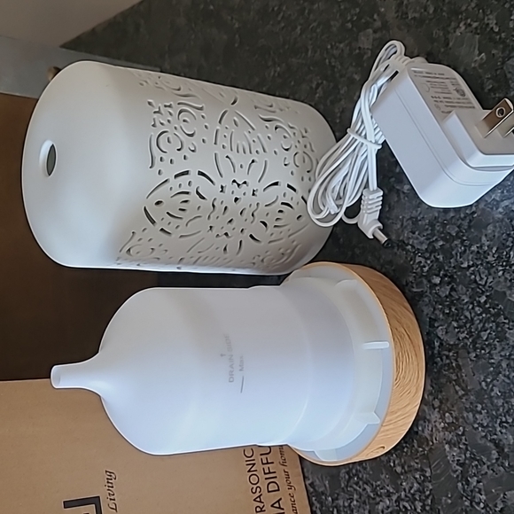 Earnestly Living Ultrasonic Aroma Diffuser - Picture 5 of 10